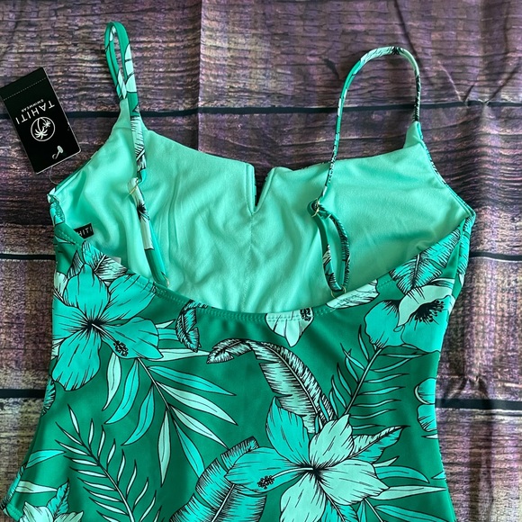 One Piece Bikini - Picture 7 of 11